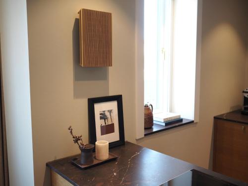 hypernym hotel and suites