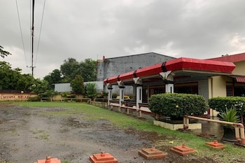 oyo 90770 wisma rima melati