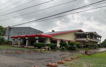 oyo 90770 wisma rima melati
