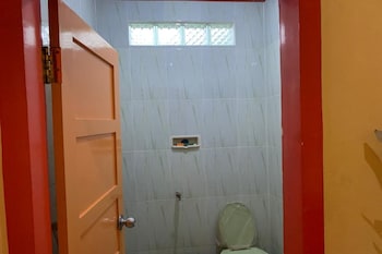 oyo 90770 wisma rima melati