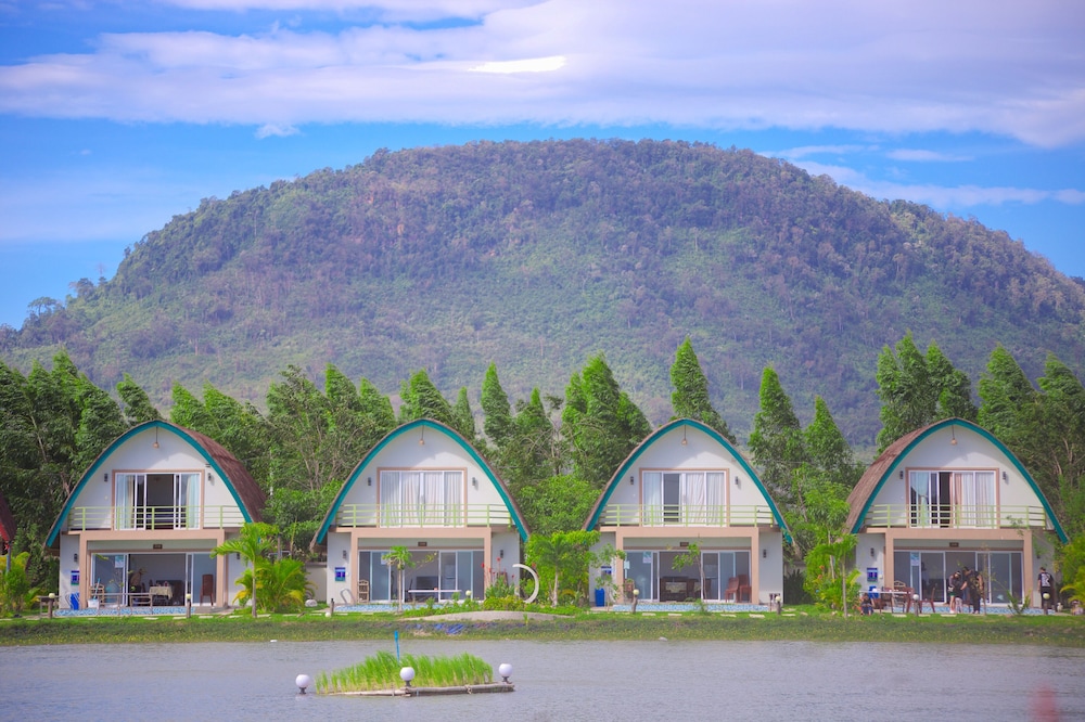 bali villa kampot
