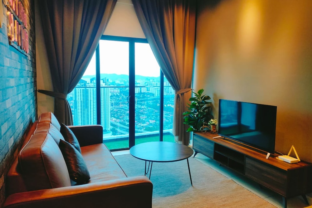 reizz residence
