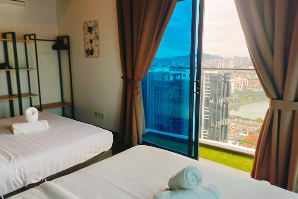 reizz residence