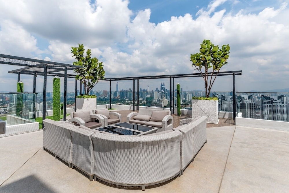 reizz residence
