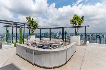 reizz residence