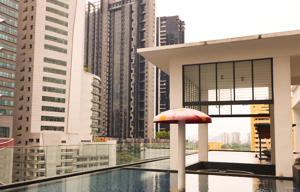 reizz residence