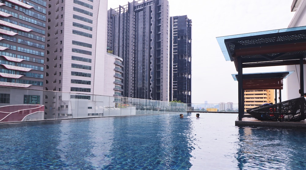 reizz residence