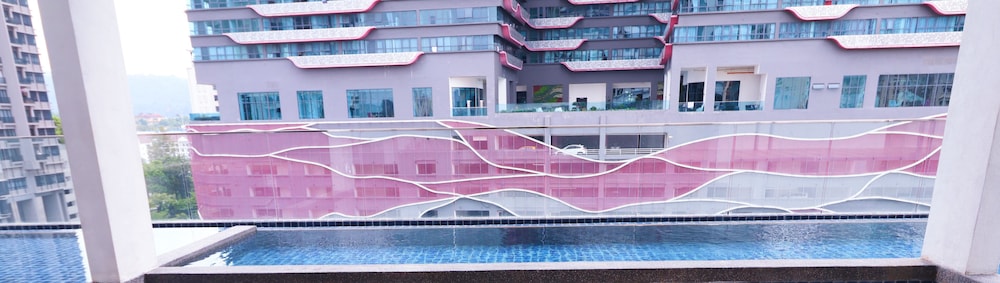 reizz residence