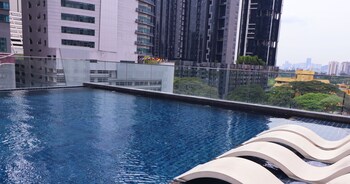 reizz residence