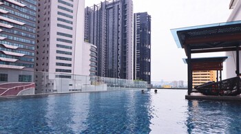 reizz residence