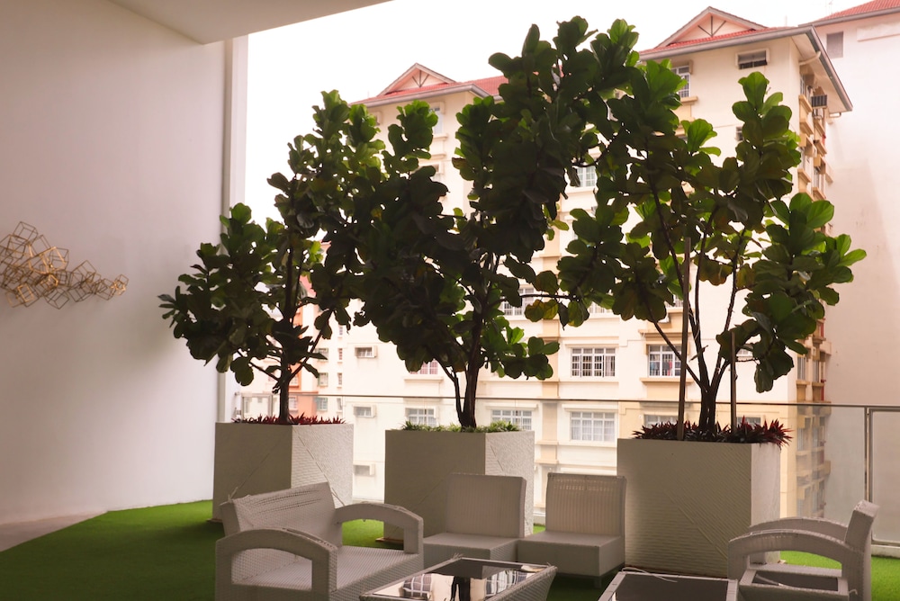 reizz residence