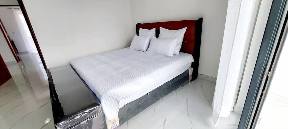 chichi luxurious zebra