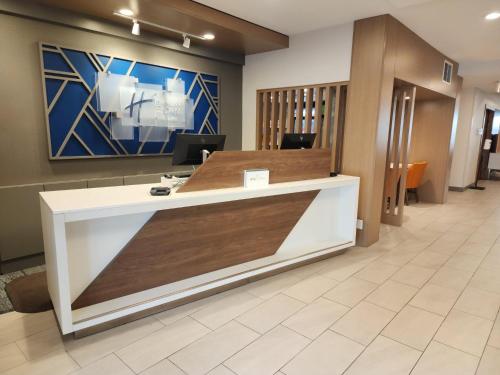 holiday inn express hotel and suites idaho falls by ihg
