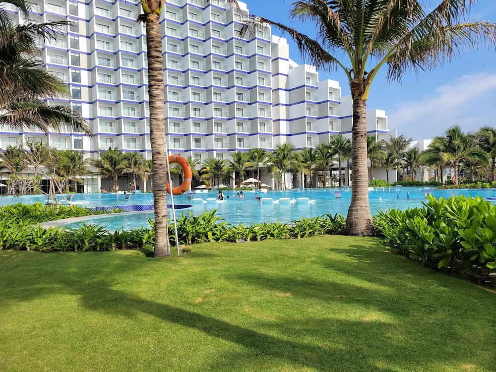 sea view apartment in arena cam ranh