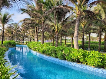 sea view apartment in arena cam ranh