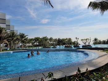 sea view apartment in arena cam ranh