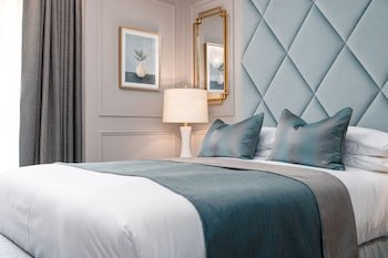 no 4 carlton hotel