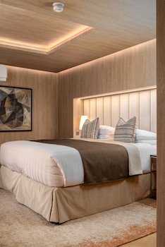 no 4 carlton hotel