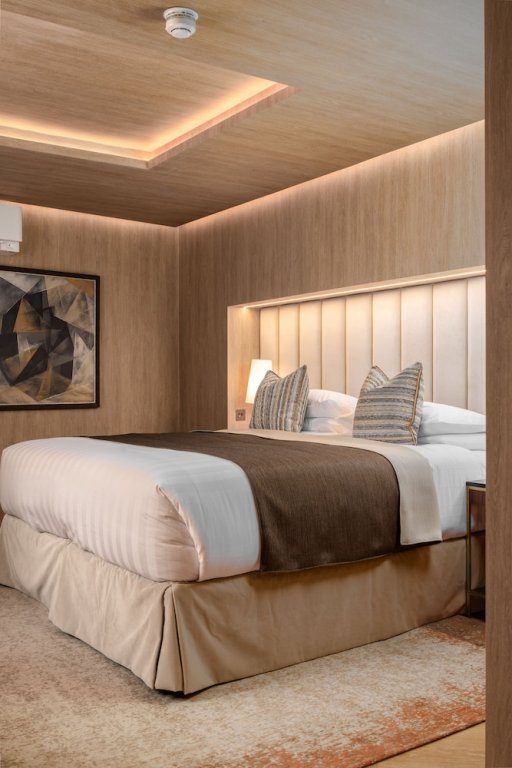 no 4 carlton hotel