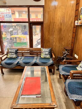 Hotel Sunshine,Old Delhi Gurgaon Road/Sector 14,3 star