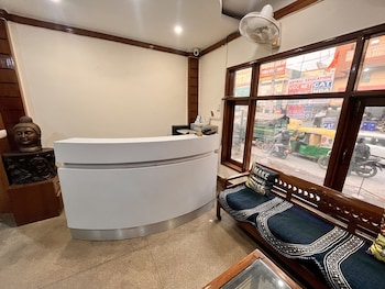 Hotel Sunshine,Old Delhi Gurgaon Road/Sector 14,3 star