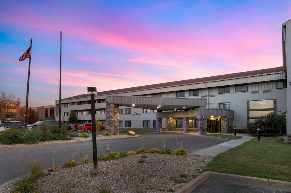 comfort inn and suites north at the pyramids