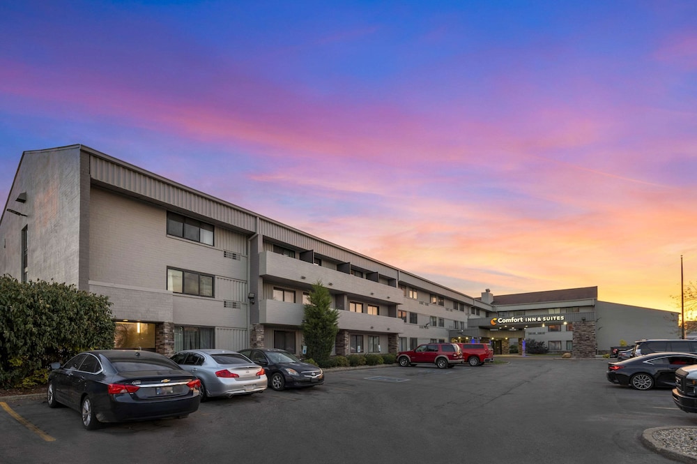 comfort inn and suites north at the pyramids