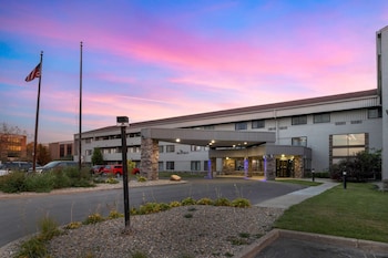 comfort inn and suites north at the pyramids