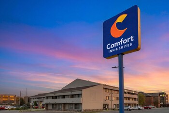 Comfort Inn & Suites North At The Pyramids,Indianapolis>>Indiana,3 star