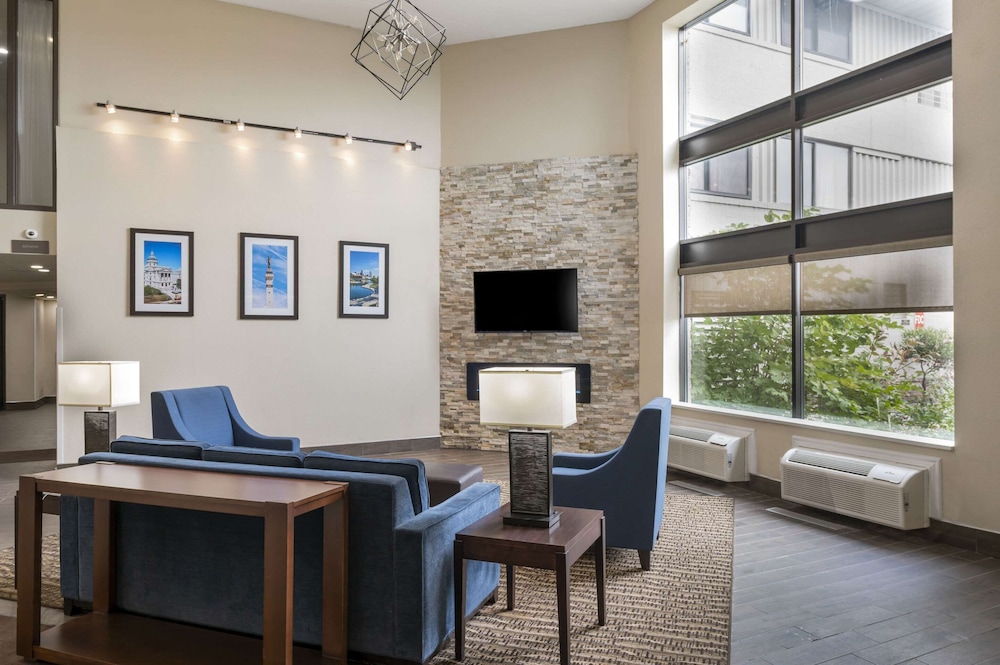 comfort inn and suites north at the pyramids