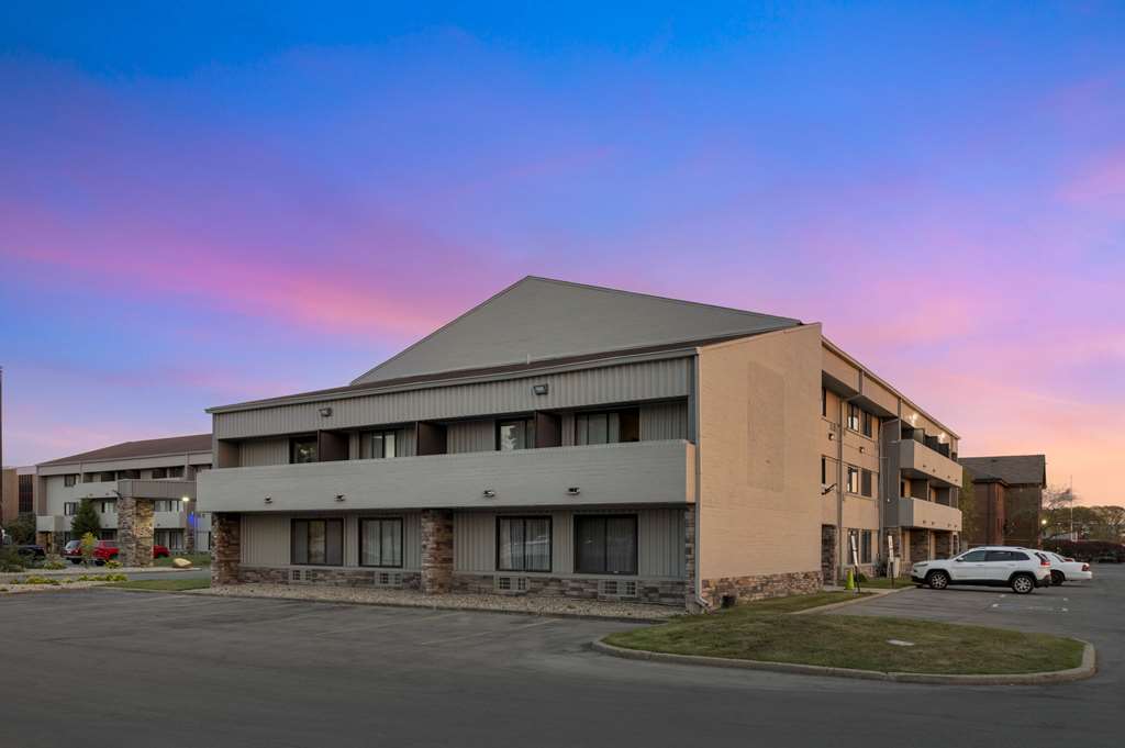 comfort inn and suites north at the pyramids