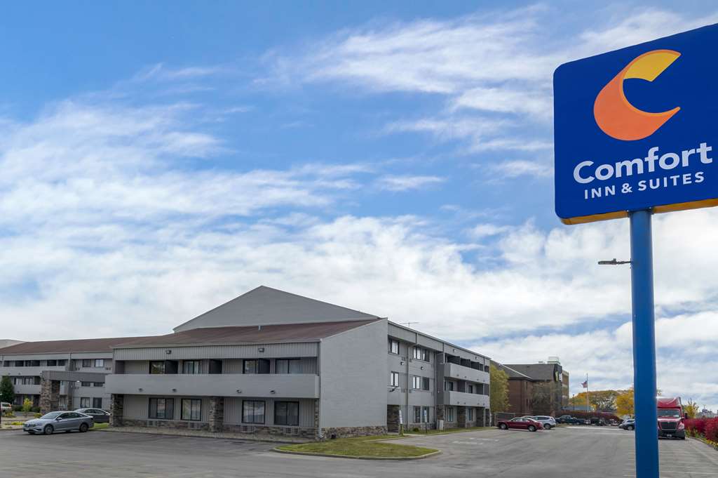 comfort inn and suites north at the pyramids