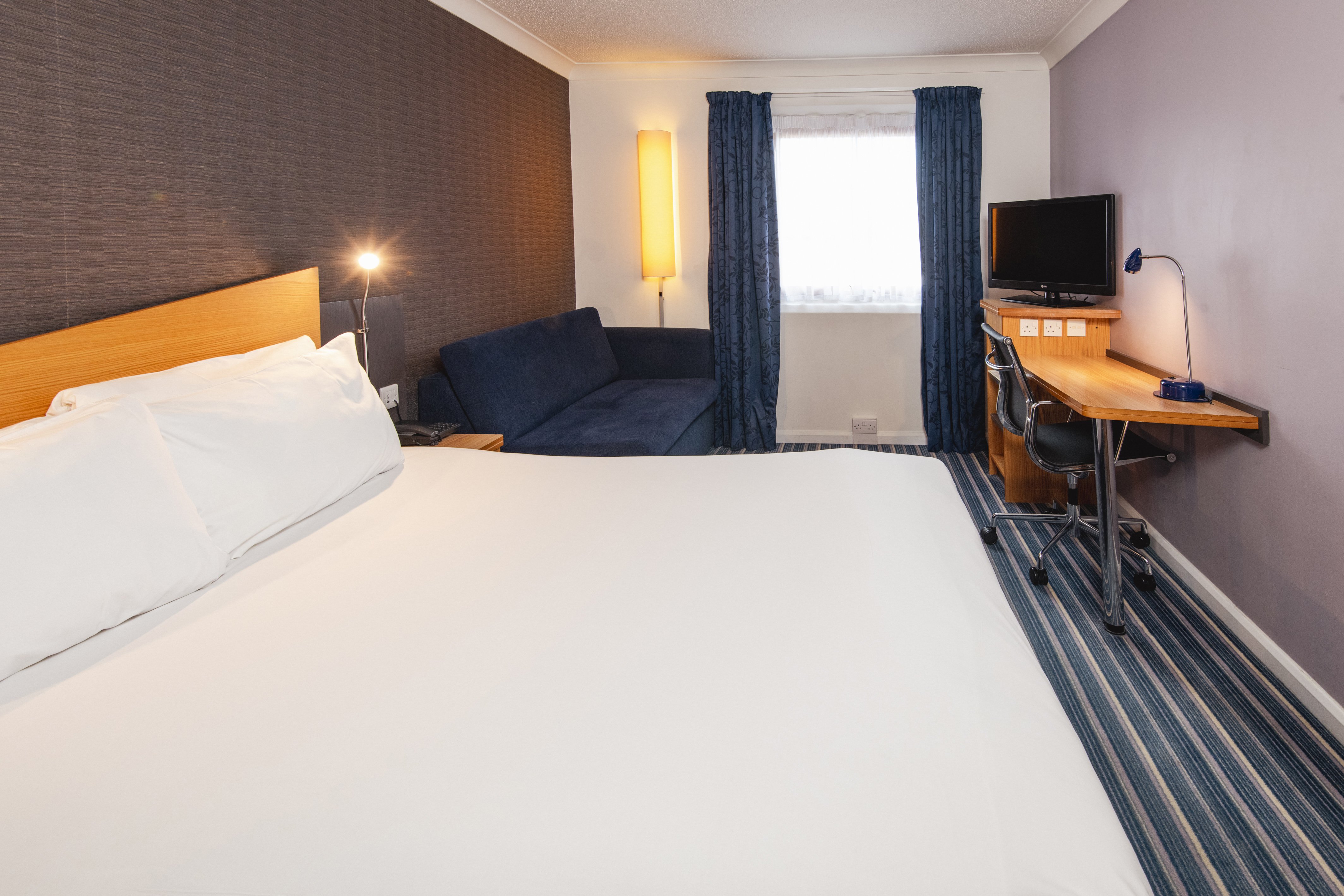 holiday inn express inverness by ihg