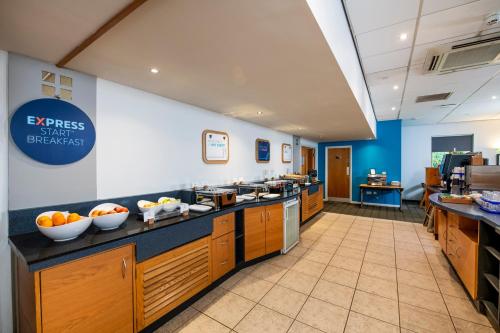 holiday inn express inverness by ihg