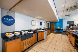 holiday inn express inverness by ihg