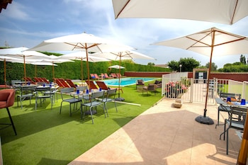 pernes les fontaines