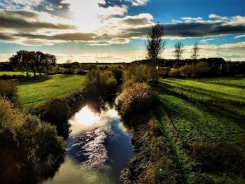 luxury studio cottage at foot of yorkshire wolds