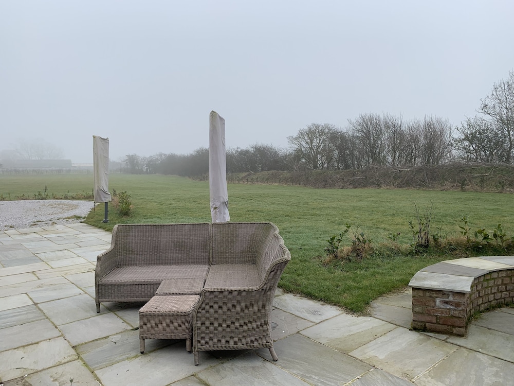 luxury studio cottage at foot of yorkshire wolds