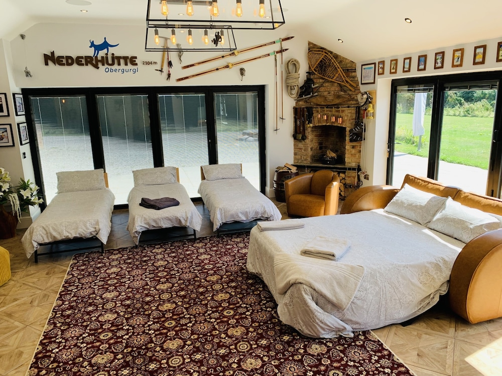 luxury studio cottage at foot of yorkshire wolds