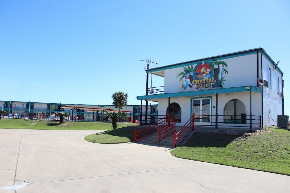 crystal palace resort