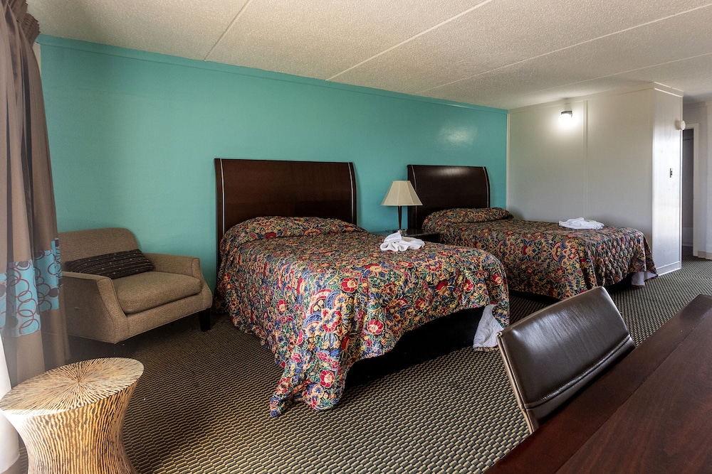 crystal palace resort