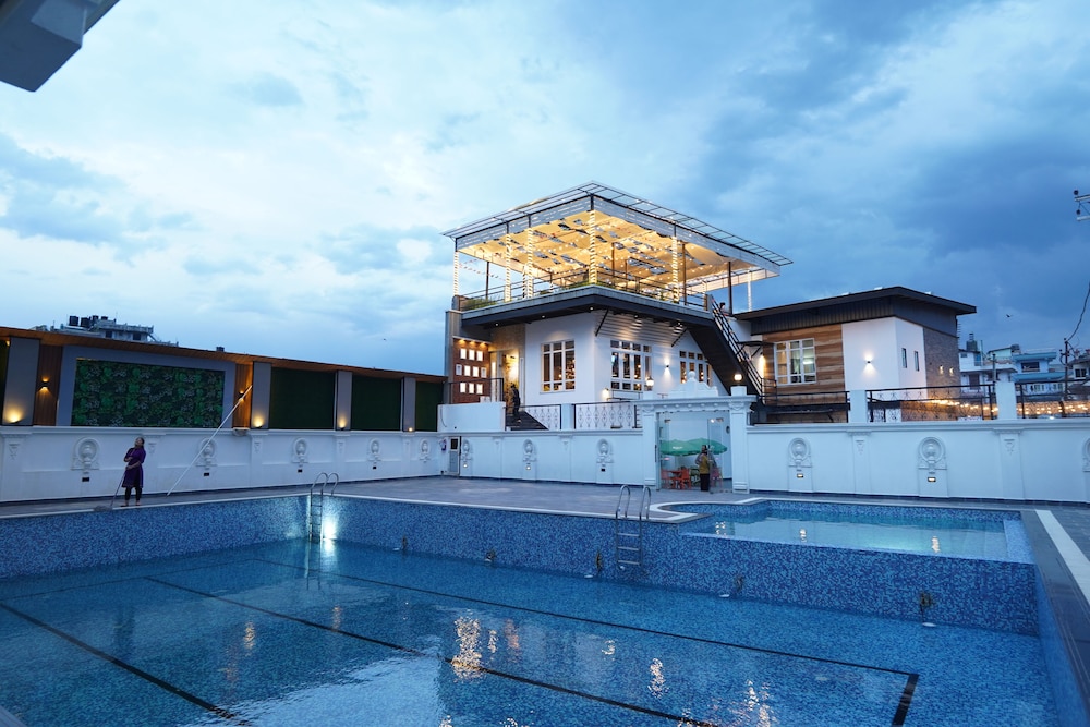 lotus club boutique hotel