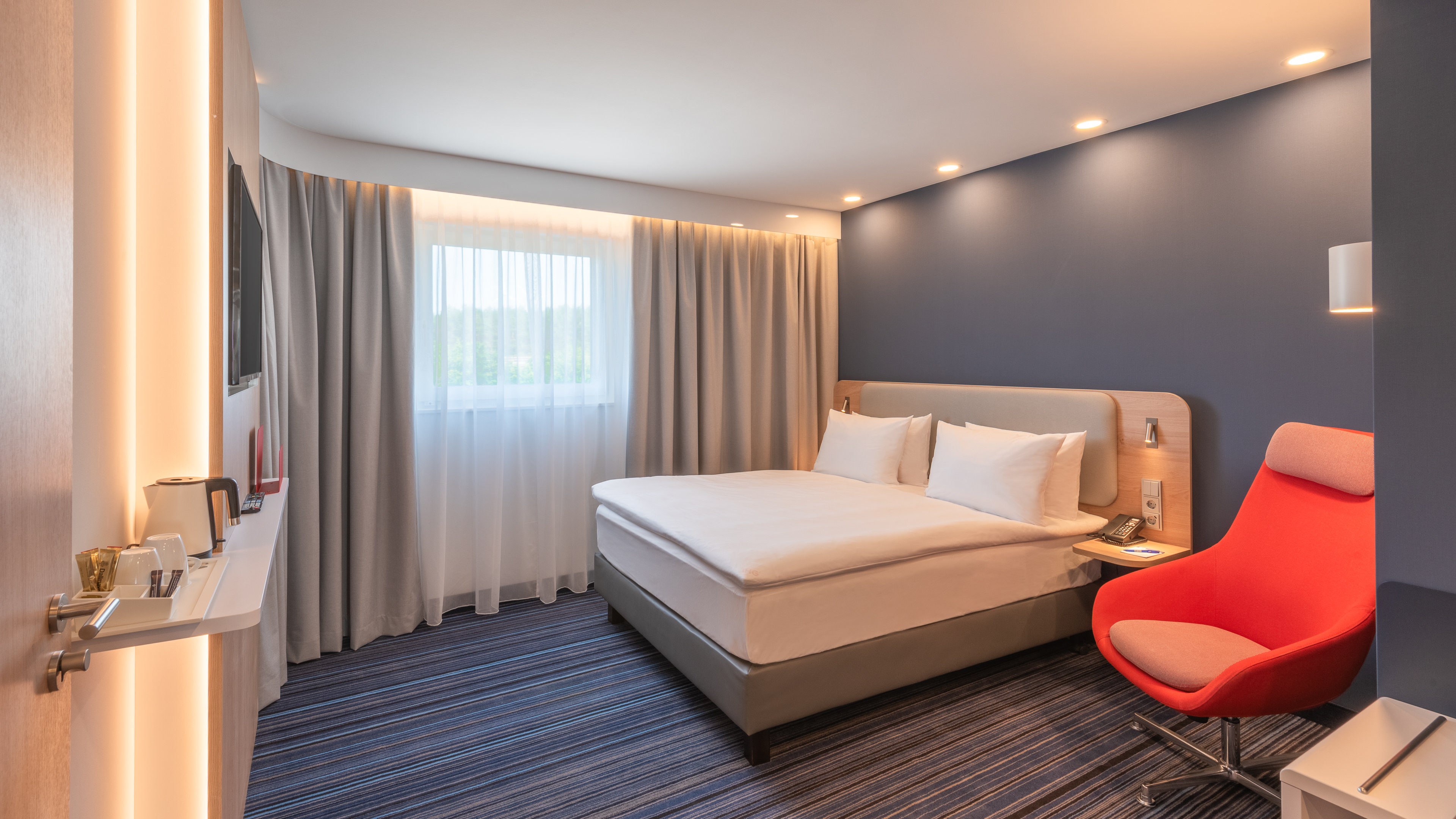 holiday inn express hamburg south a7 as42 an ihg hotel