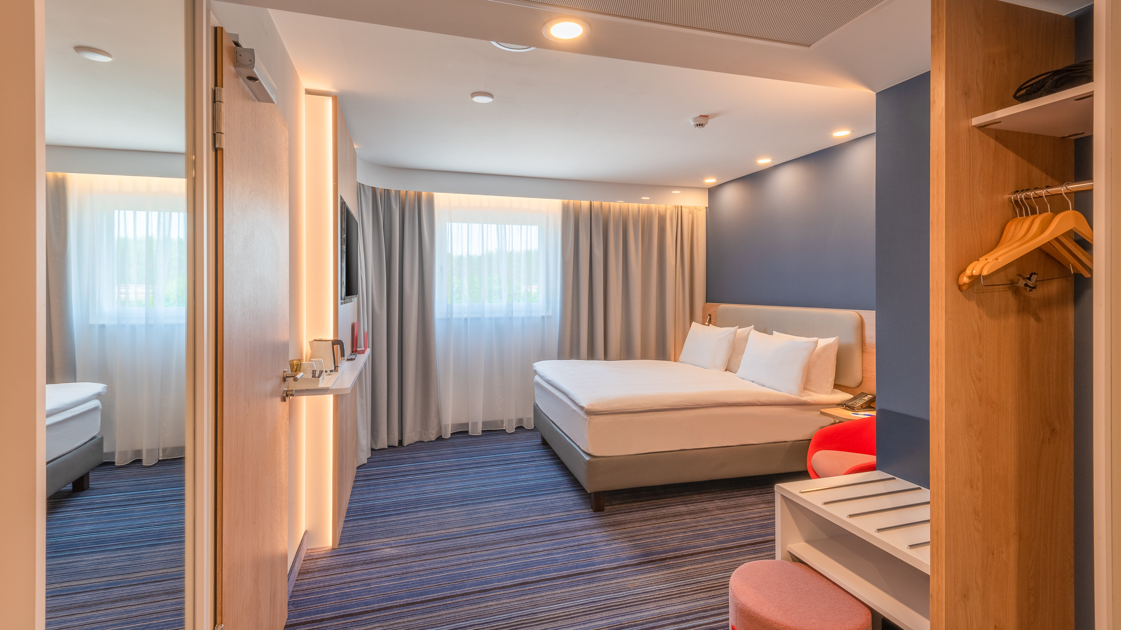 holiday inn express hamburg south a7 as42 an ihg hotel
