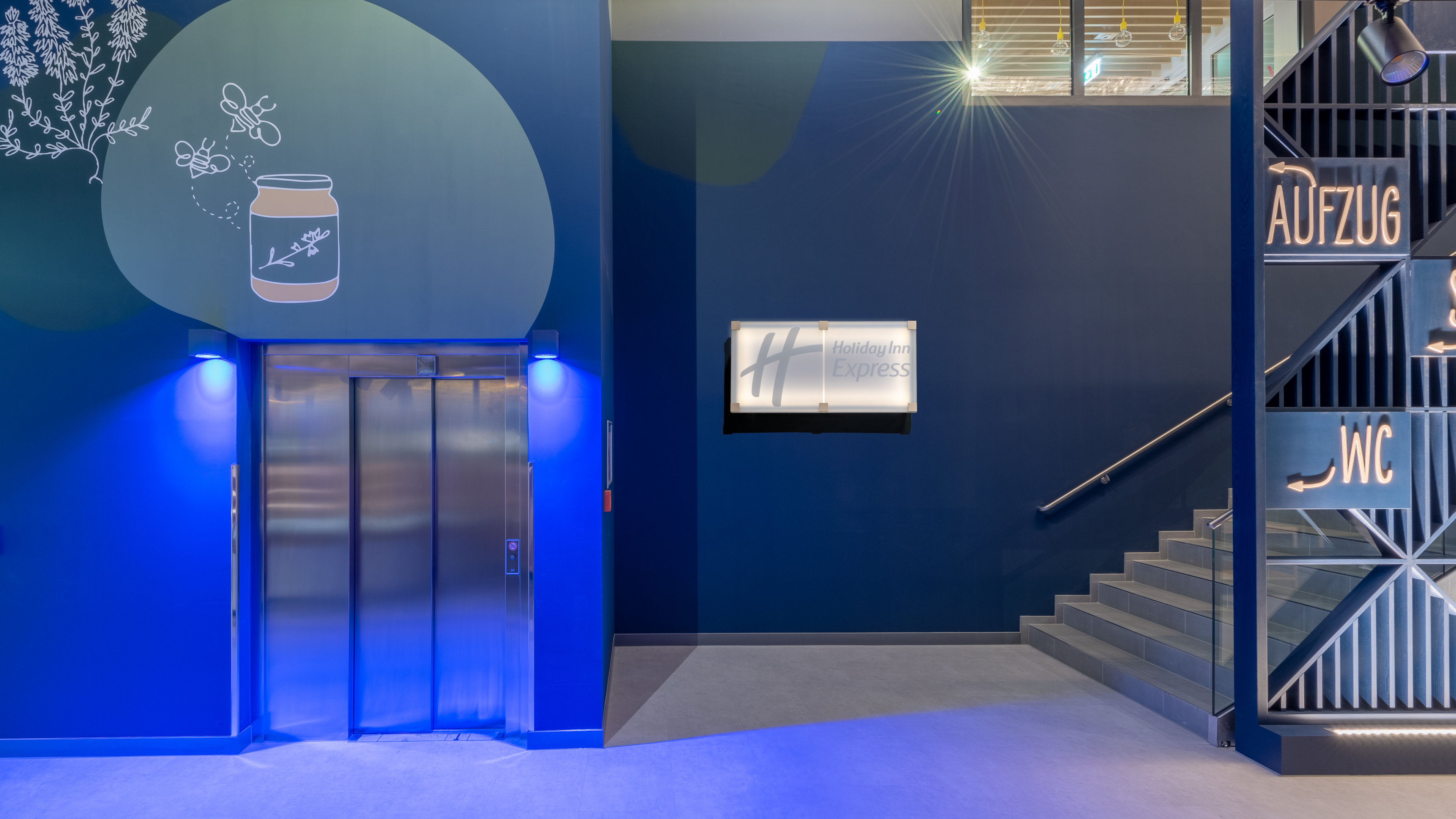 holiday inn express hamburg south a7 as42 an ihg hotel