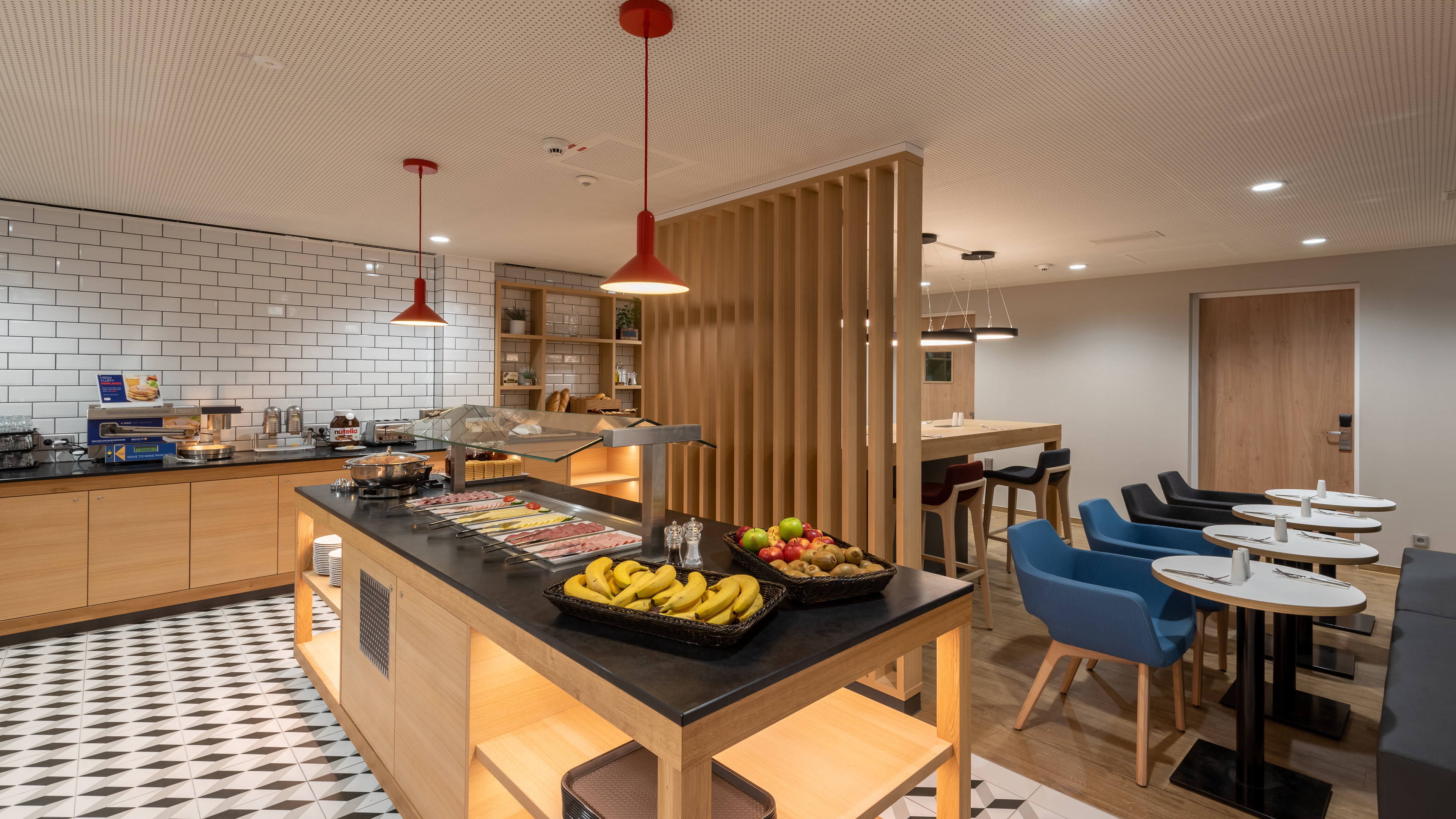 holiday inn express hamburg south a7 as42 an ihg hotel
