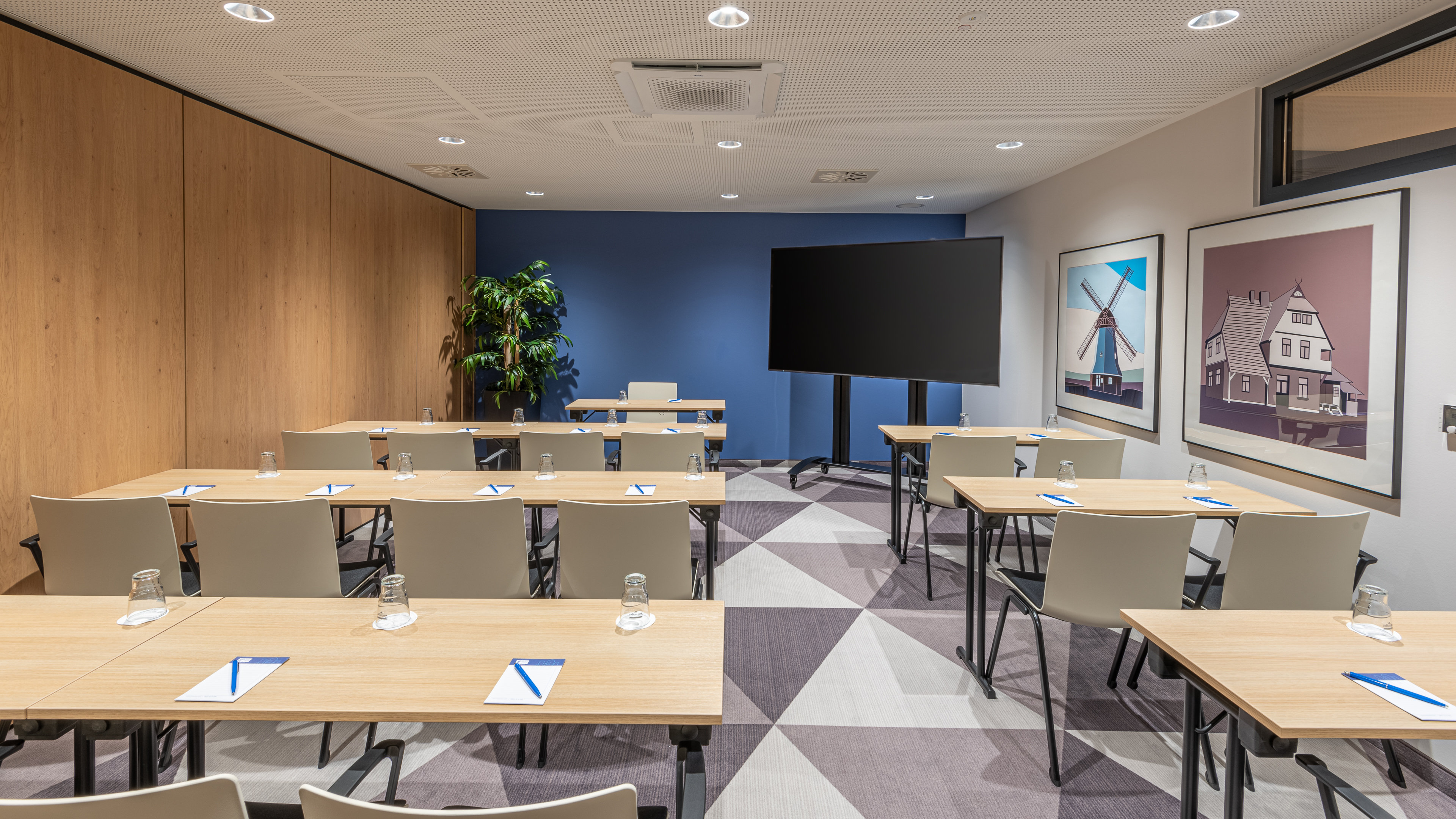holiday inn express hamburg south a7 as42 an ihg hotel