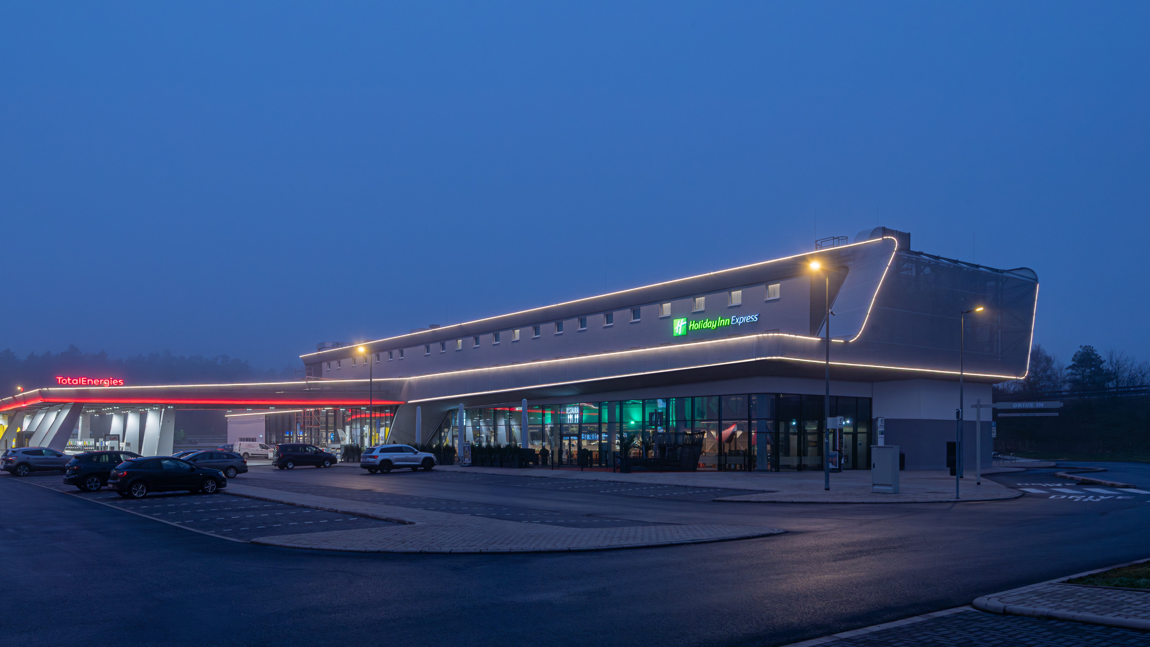 holiday inn express hamburg south a7 as42 an ihg hotel