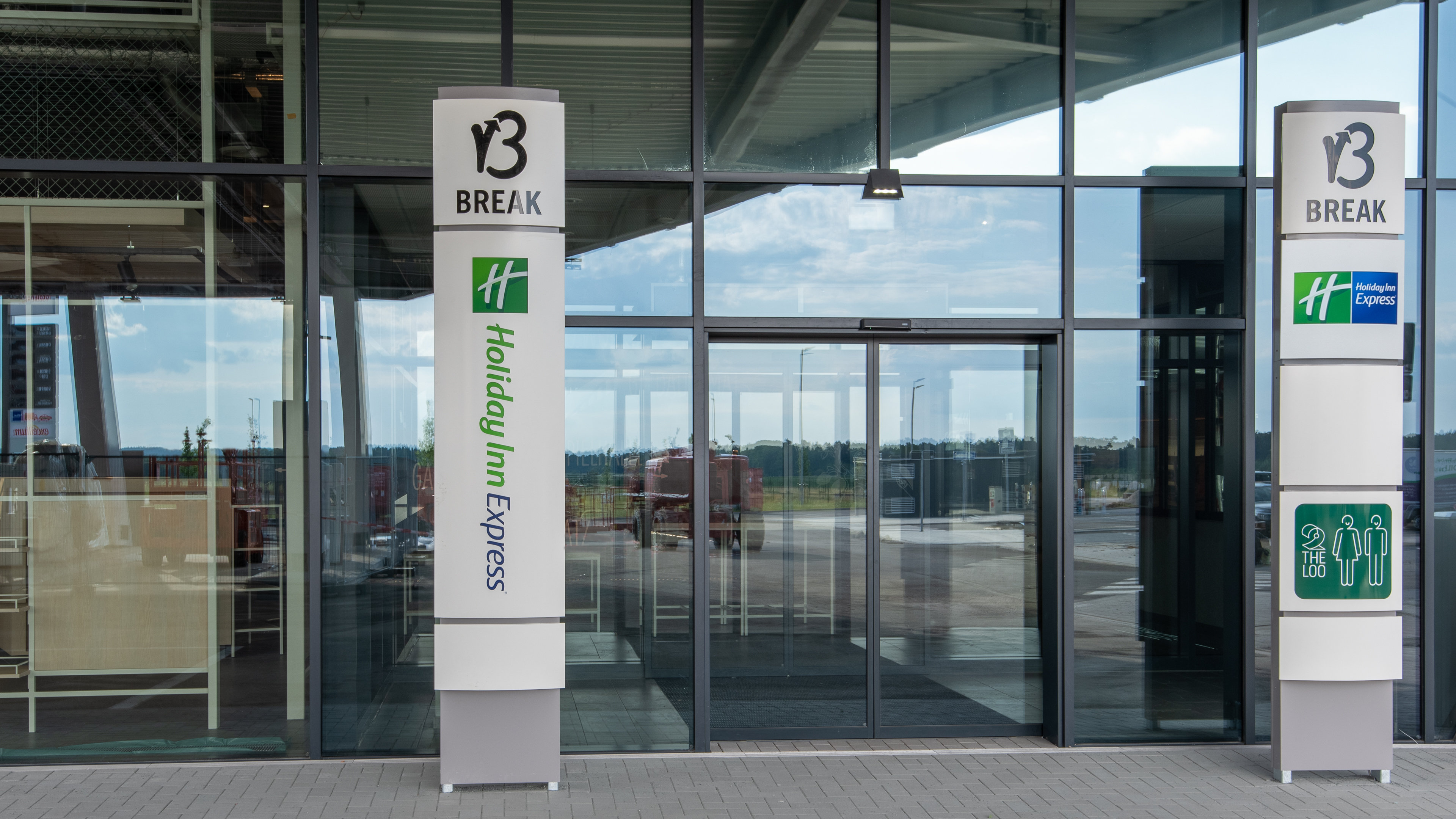 holiday inn express hamburg south a7 as42 an ihg hotel
