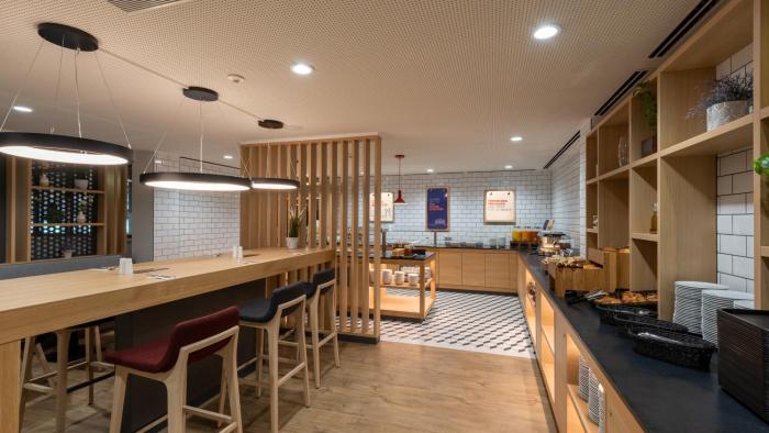 holiday inn express hamburg south a7 as42 an ihg hotel